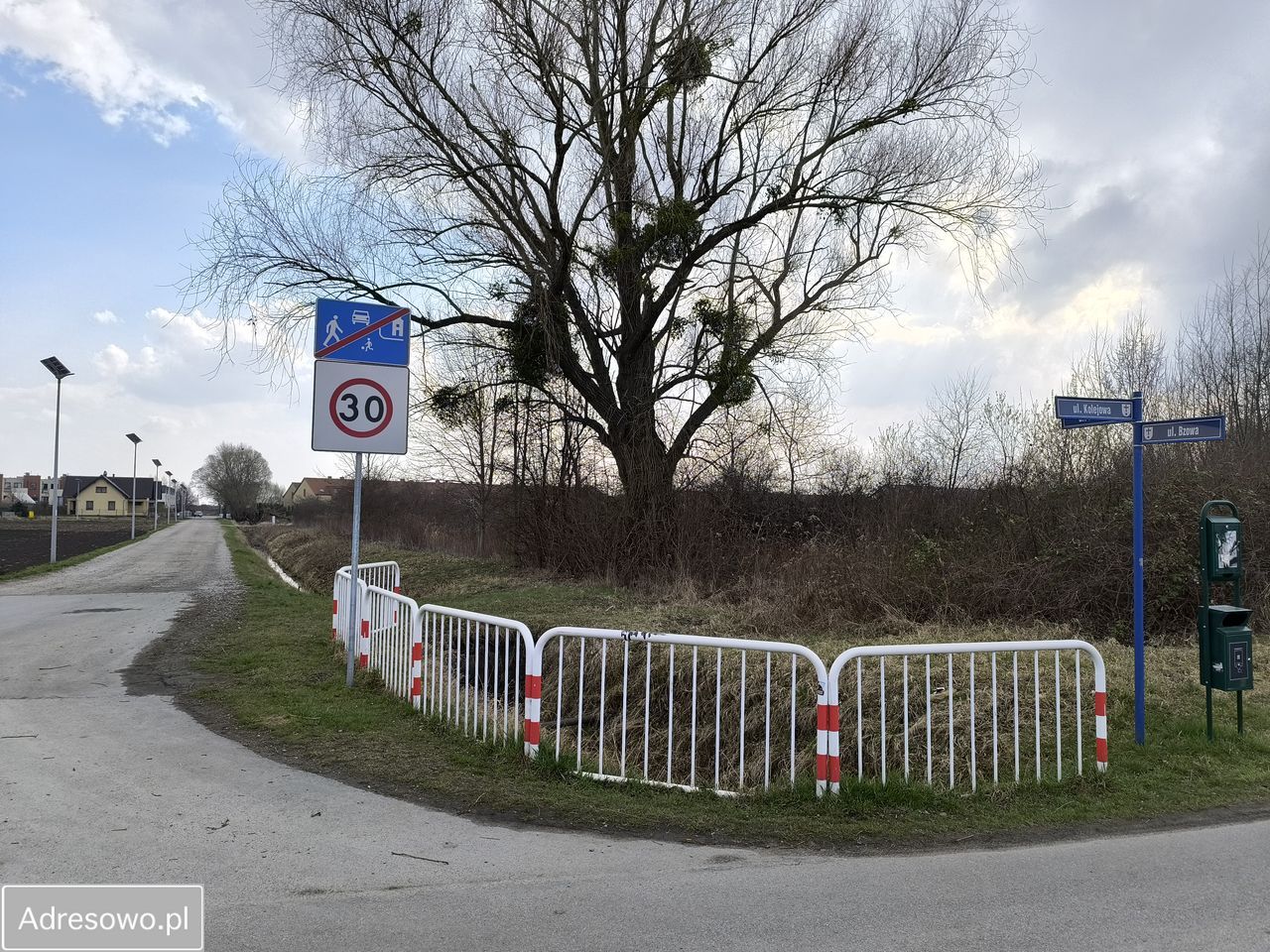 Działka inwestycyjna Święta Katarzyna, ul. Prosta. Zdjęcie 5