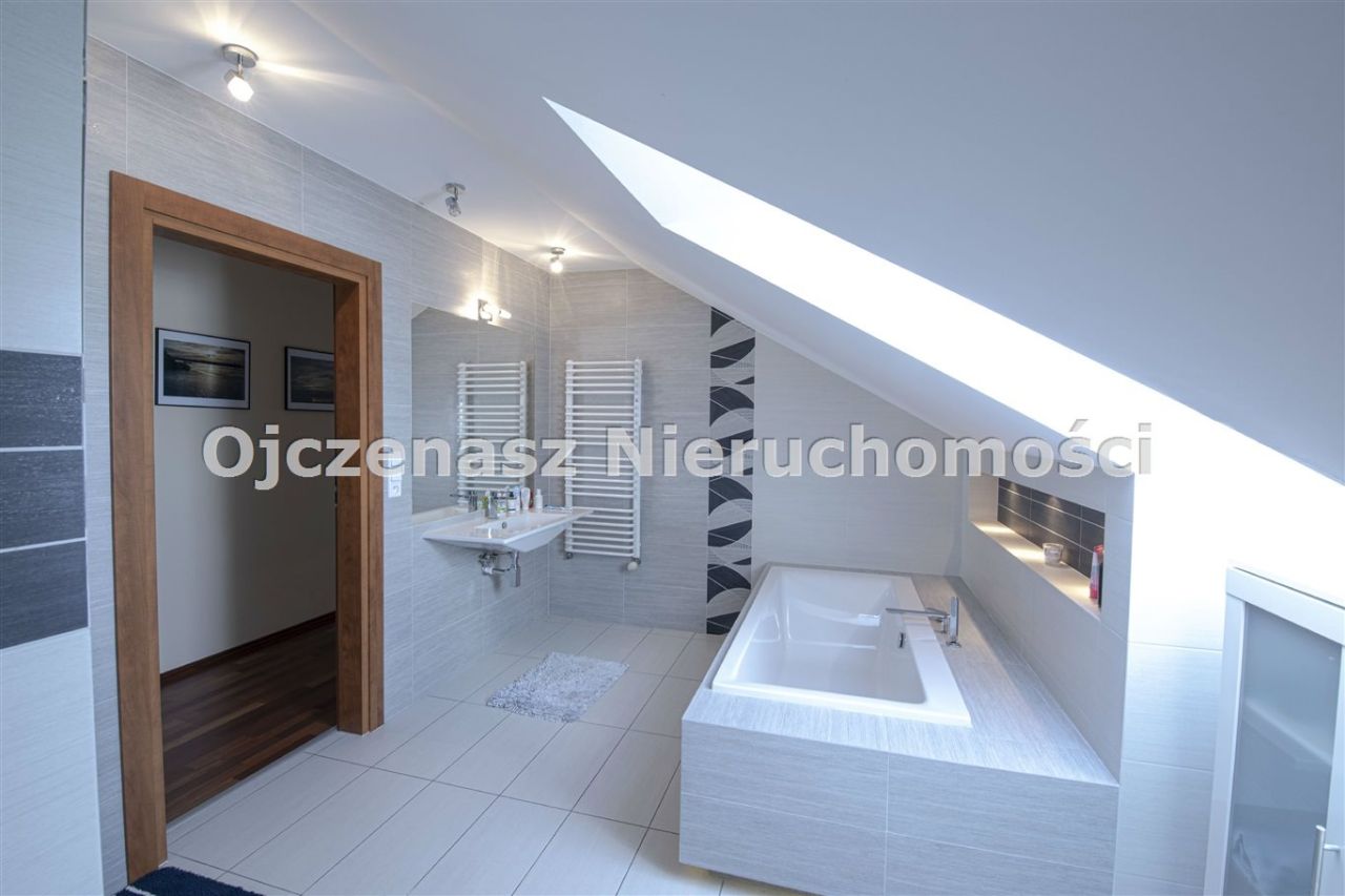 dom wolnostojący, 7 pokoi Niemcz. Zdjęcie 6