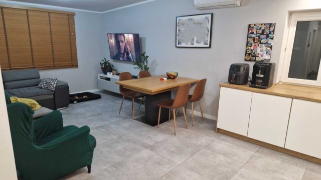 Mieszkanie 3-pokojowe Pogrodzie. Zdjęcie 1