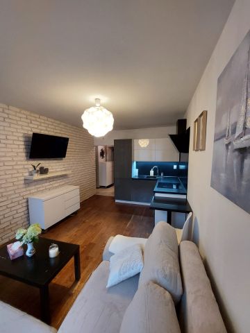 Mieszkanie 3-pokojowe Warszawa Praga-Południe, ul. Wspólna Droga. Zdjęcie 1