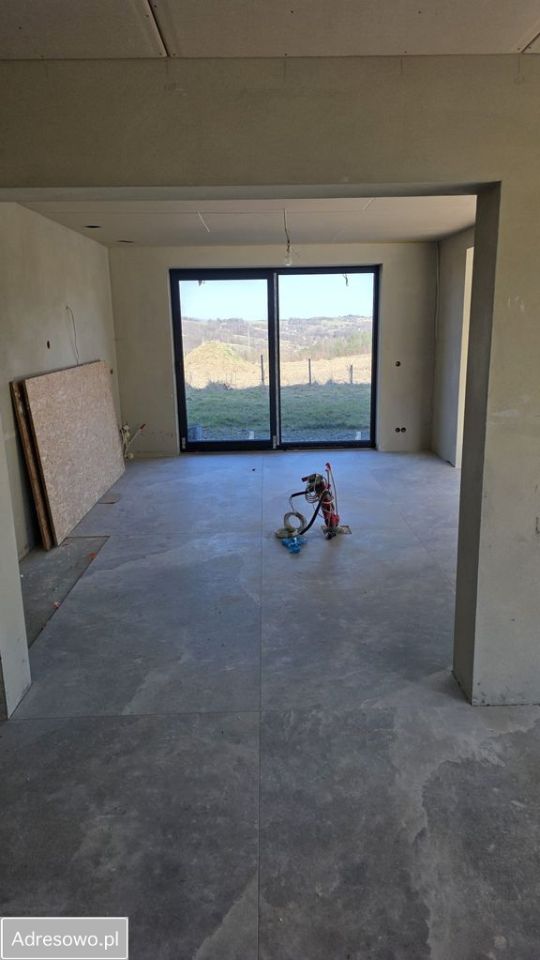 dom wolnostojący, 5 pokoi Ciężkowice. Zdjęcie 4