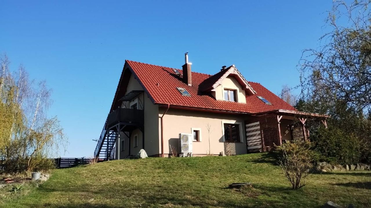 dom wolnostojący, 5 pokoi Sulistrowice. Zdjęcie 1