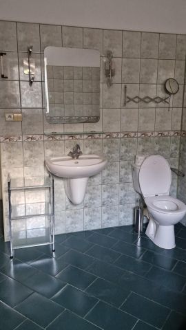 dom wolnostojący, 7 pokoi Księginice, ul. Podolska. Zdjęcie 6