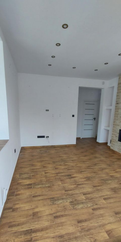 dom wolnostojący, 2 pokoje Biskupice, Biskupice. Zdjęcie 27