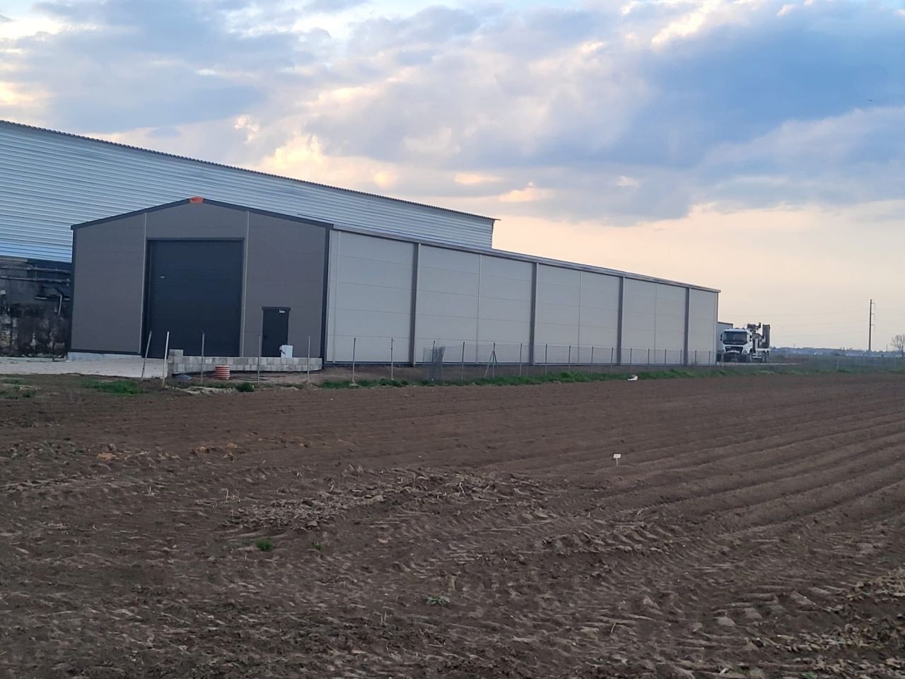 Hala/magazyn Magnice