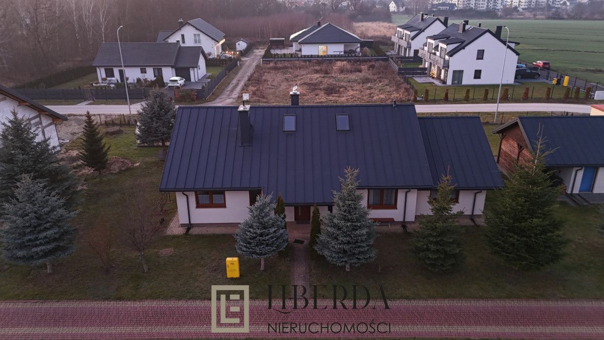 dom wolnostojący, 5 pokoi Biskupie-Kolonia. Zdjęcie 12