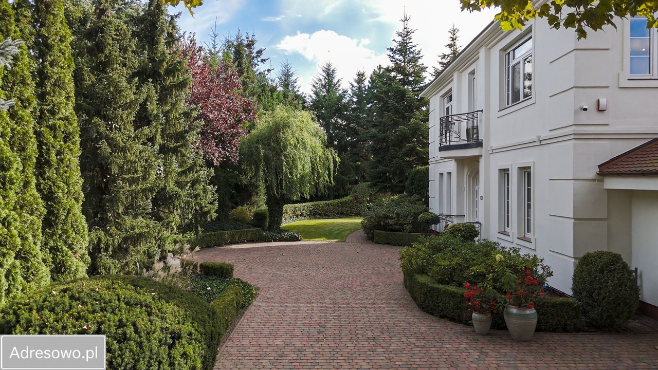 dom wolnostojący, 6 pokoi Chyby. Zdjęcie 14