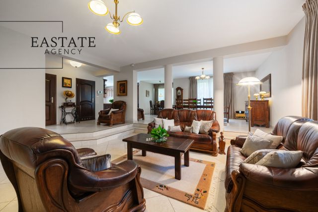 dom wolnostojący, 9 pokoi Wołomin. Zdjęcie 1