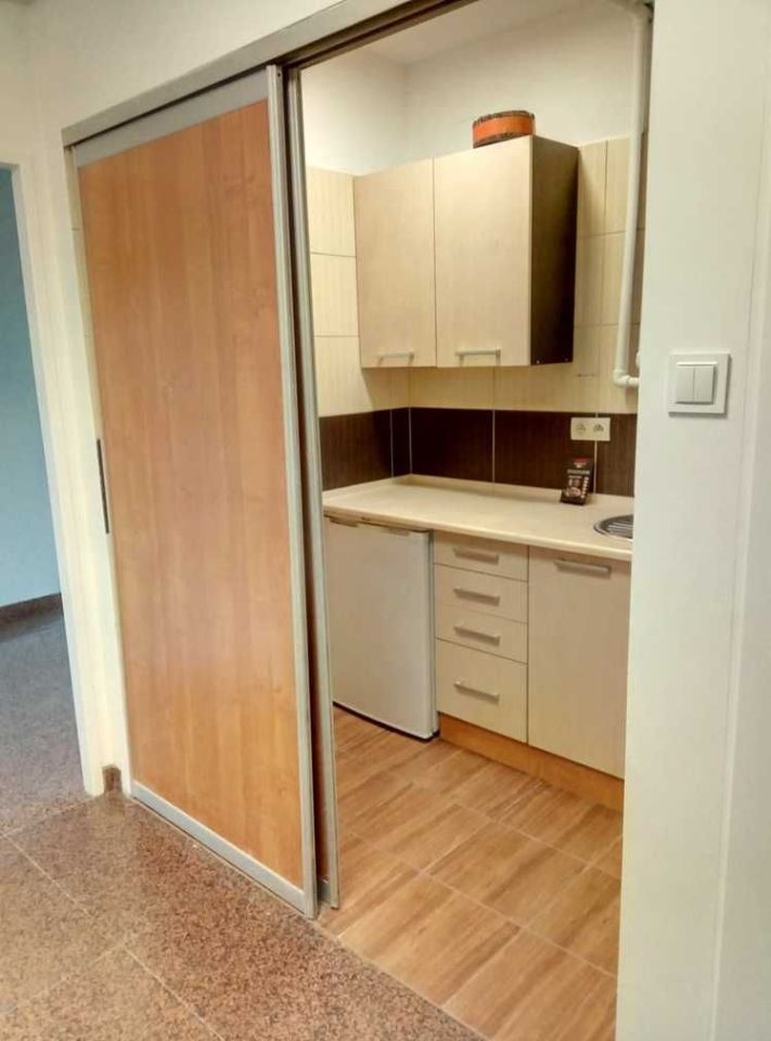 Hala/magazyn Blizne Łaszczyńskiego, ul. Warszawska. Zdjęcie 7