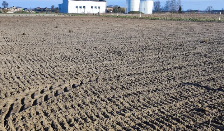 Działka budowlana Uników