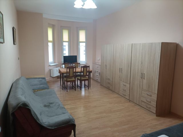 Mieszkanie 2-pokojowe Opole Śródmieście, ul. ks. Konstantego Damrota. Zdjęcie 1