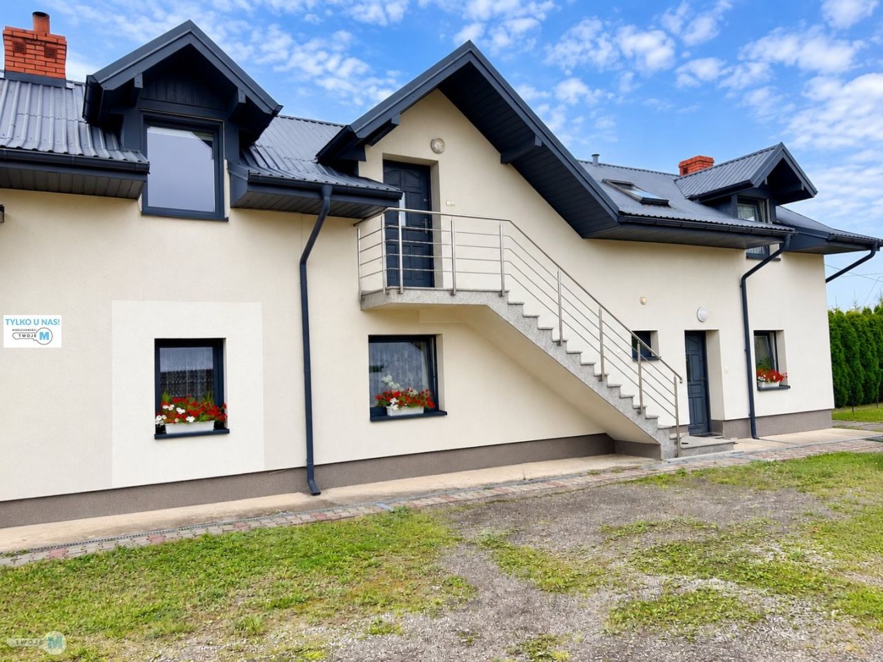 dom wolnostojący, 4 pokoje Gnieździska. Zdjęcie 1