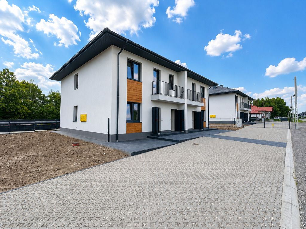 Mieszkanie 3-pokojowe Głogów Małopolski. Zdjęcie 2