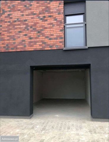 Garaż/miejsce parkingowe Śrem, ul. Wiejska. Zdjęcie 1
