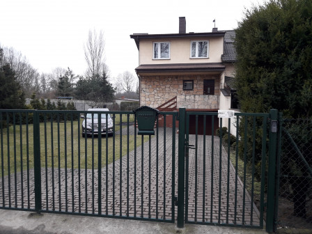 dom wolnostojący, 6 pokoi Zduńska Wola, ul. Sieradzka