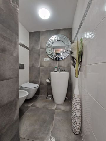 Mieszkanie 5-pokojowe Jelenia Góra. Zdjęcie 2