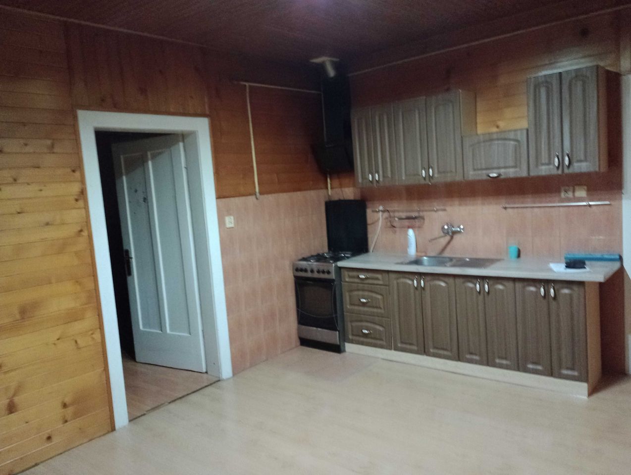 dom wolnostojący, 2 pokoje Gorlice Zawodzie, ul. Kornela Makuszyńskiego. Zdjęcie 2