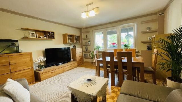 Mieszkanie 3-pokojowe Bełchatów. Zdjęcie 1