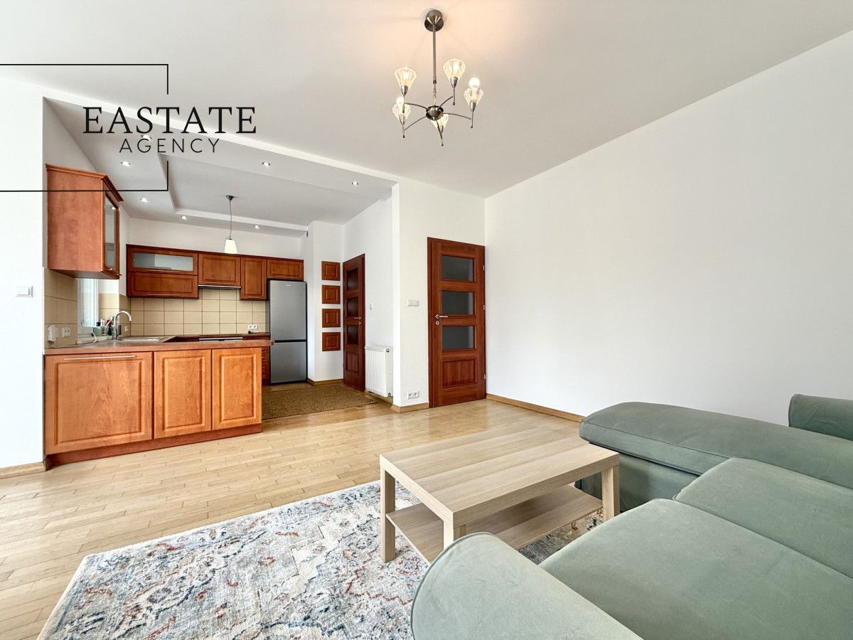 Mieszkanie 3-pokojowe Warszawa Śródmieście, ul. Stawki. Zdjęcie 2