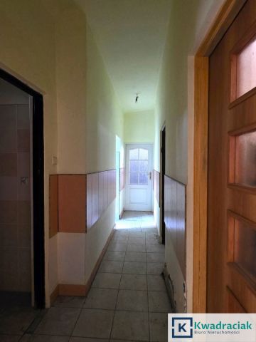 Lokal Zagórz, pl. Obrońców Węzła Zagórskiego. Zdjęcie 13