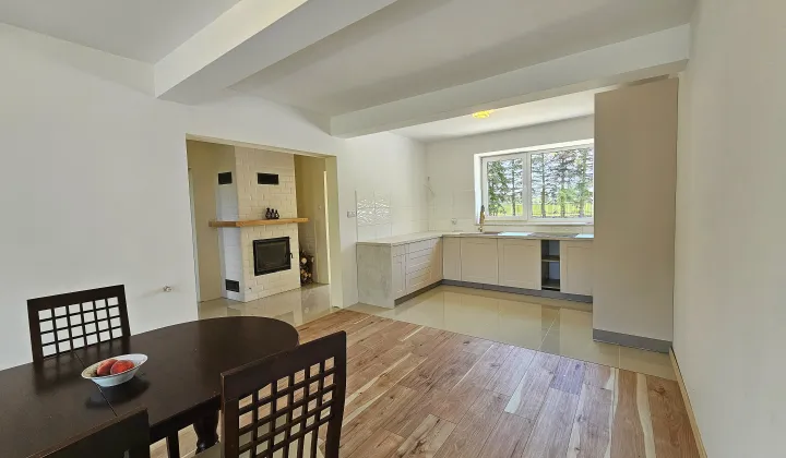 dom wolnostojący, 5 pokoi Karniewek