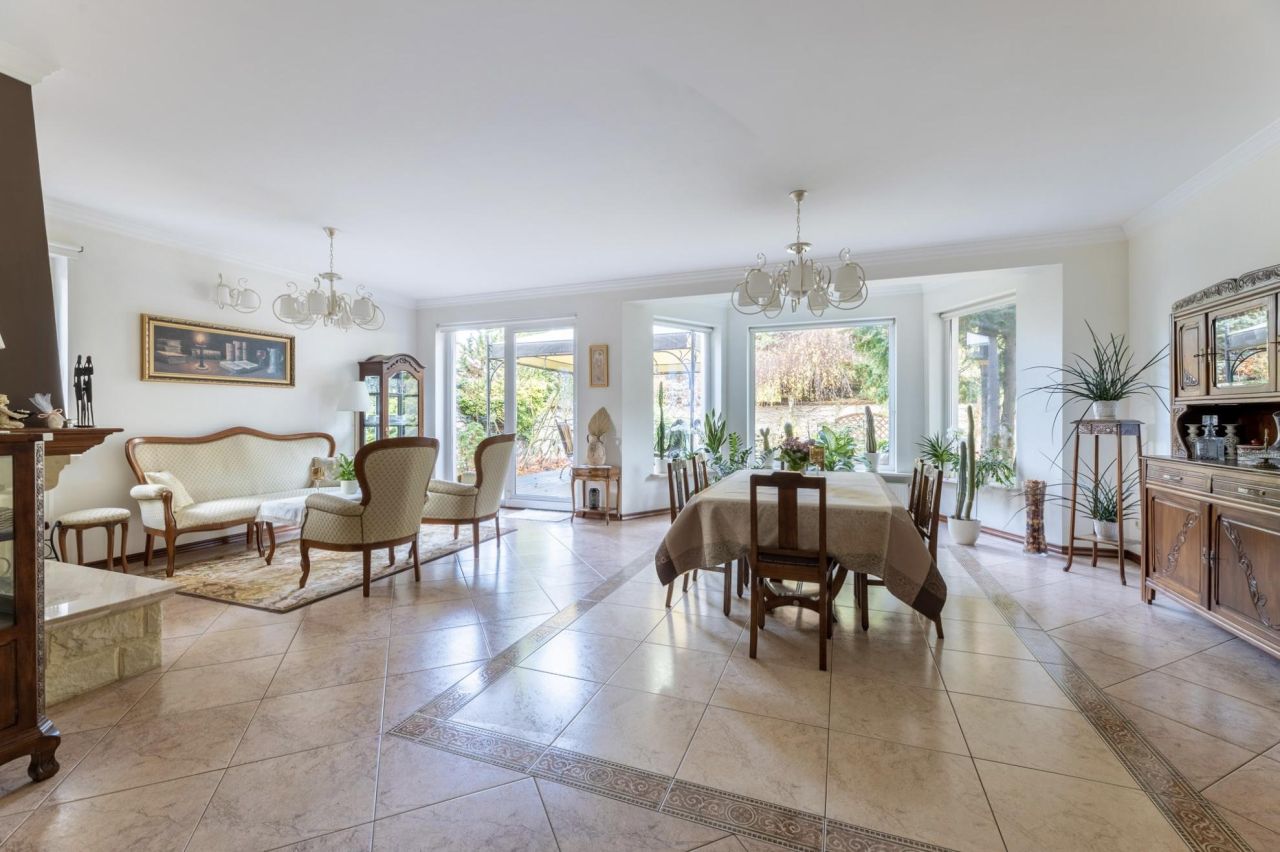 dom wolnostojący, 7 pokoi Chyby, ul. Cisowa. Zdjęcie 4