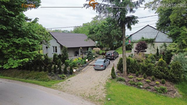 dom wolnostojący, 2 pokoje Charzowice. Zdjęcie 3