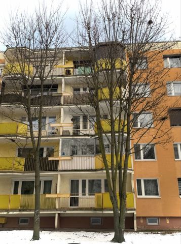 Mieszkanie 4-pokojowe Zalesie. Zdjęcie 1