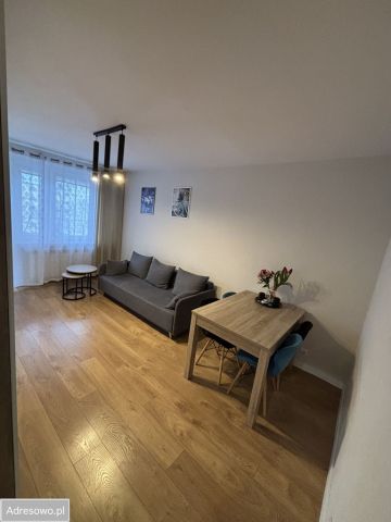 Mieszkanie 2-pokojowe Kielce Bocianek, ul. Konstantego Ildefonsa Gałczyńskiego. Zdjęcie 1