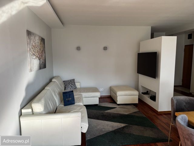 Mieszkanie 3-pokojowe Warszawa Gocław, ul. Jana Nowaka-Jeziorańskiego. Zdjęcie 1