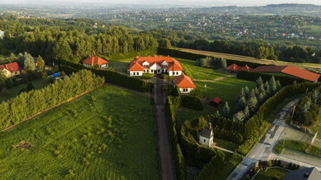 dom wolnostojący, 10 pokoi Ochojno, ul. Lwowska. Zdjęcie 3