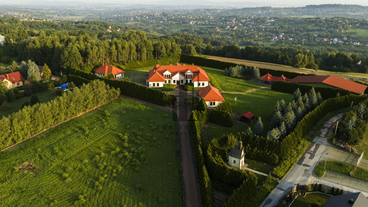 dom wolnostojący, 10 pokoi Ochojno, ul. Lwowska. Zdjęcie 3