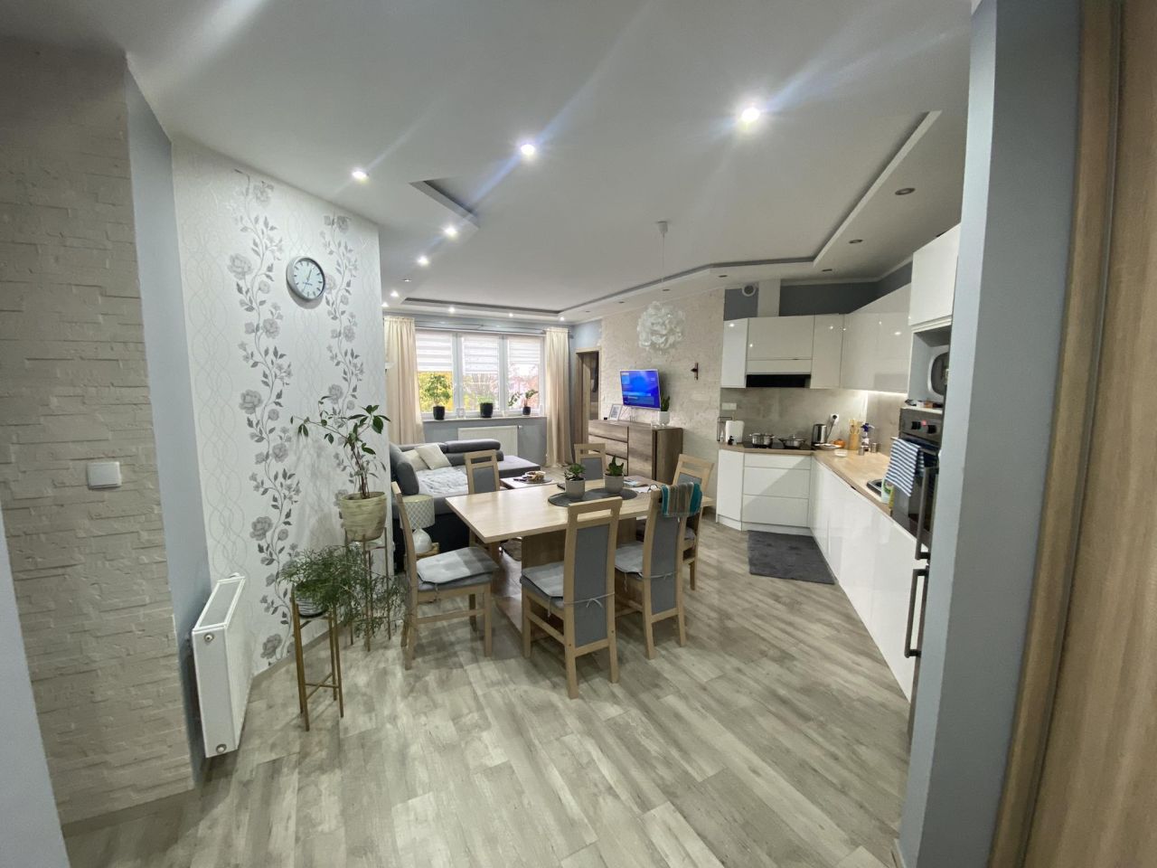 Mieszkanie 4-pokojowe Złotów, ul. Wielatowska. Zdjęcie 2