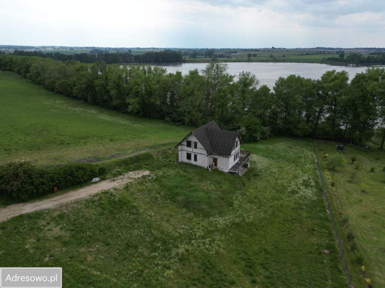 dom wolnostojący, 9 pokoi Łysinin. Zdjęcie 16