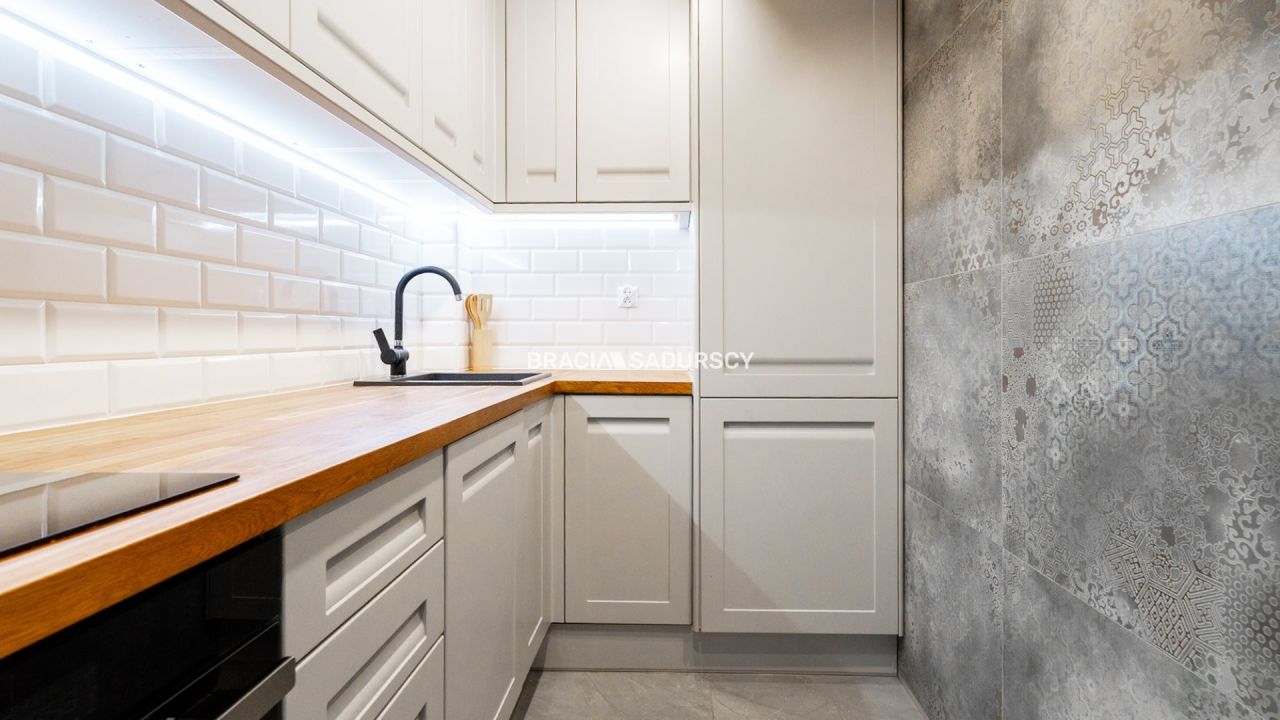 Mieszkanie 2-pokojowe Kraków Czyżyny, ul. Centralna. Zdjęcie 2