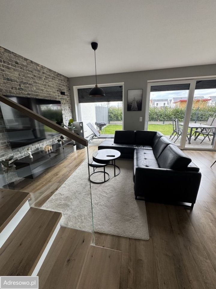 dom szeregowy, 4 pokoje Radomierzyce. Zdjęcie 1