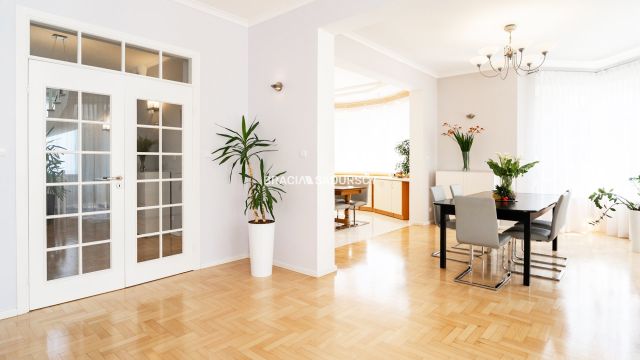 dom wolnostojący, 12 pokoi Wieliczka, ul. Jana Kochanowskiego. Zdjęcie 18