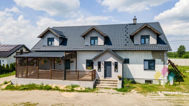 dom wolnostojący, 10 pokoi Jelonki. Zdjęcie 1