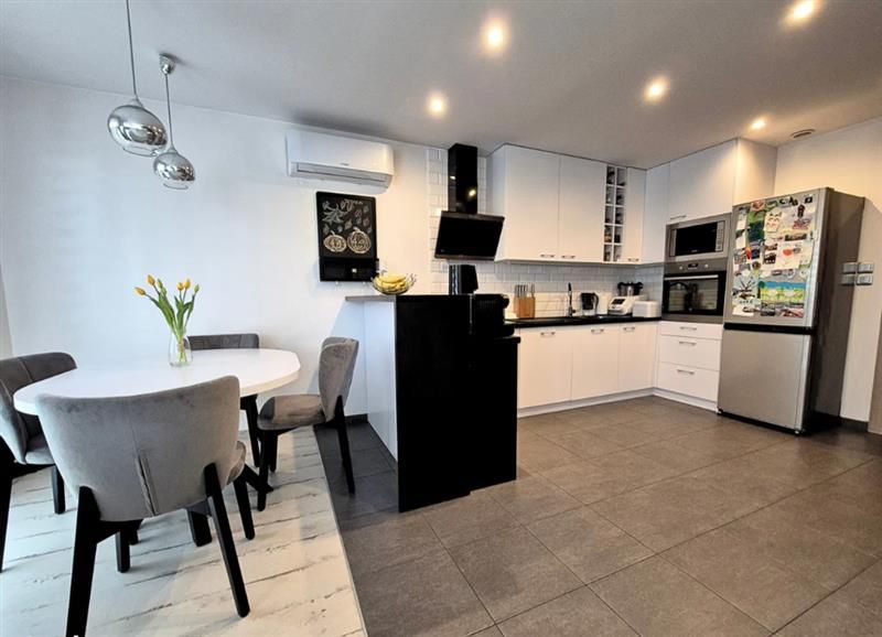 Mieszkanie 4-pokojowe Wrocław Lipa Piotrowska, ul. Bazyliowa