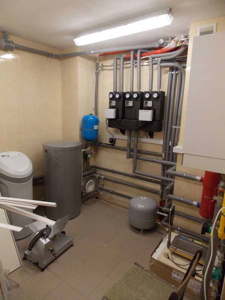 Lokal Iwaniska. Zdjęcie 2