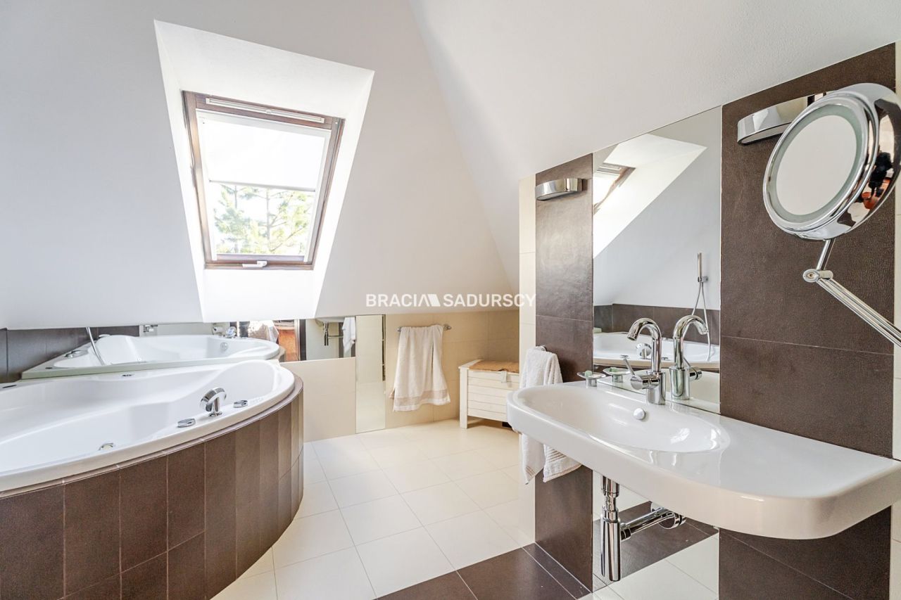 dom, 4 pokoje Lusina, ul. Spacerowa. Zdjęcie 38