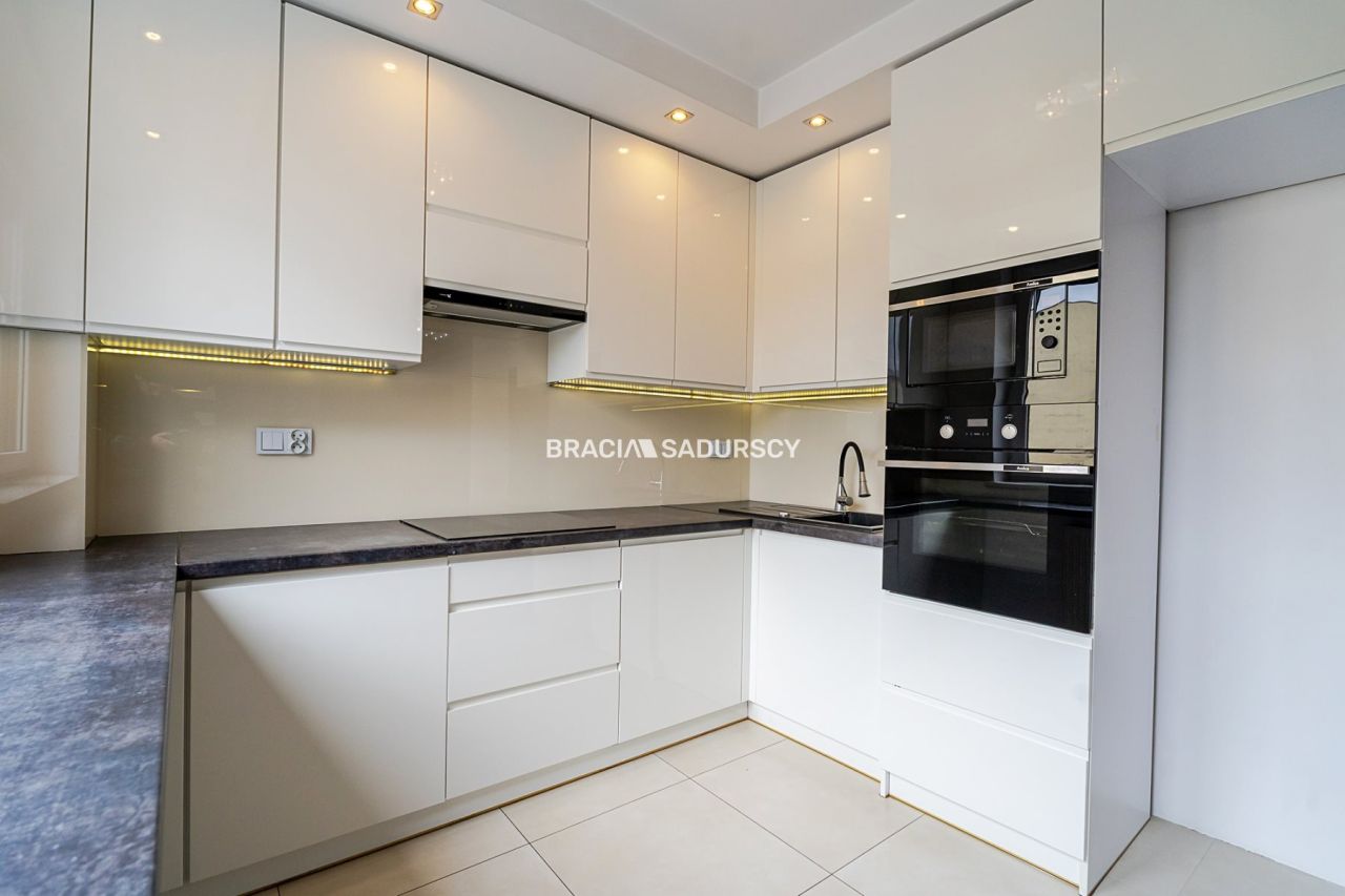 Mieszkanie 4-pokojowe Skawina, ul. Mikołaja Kopernika. Zdjęcie 3