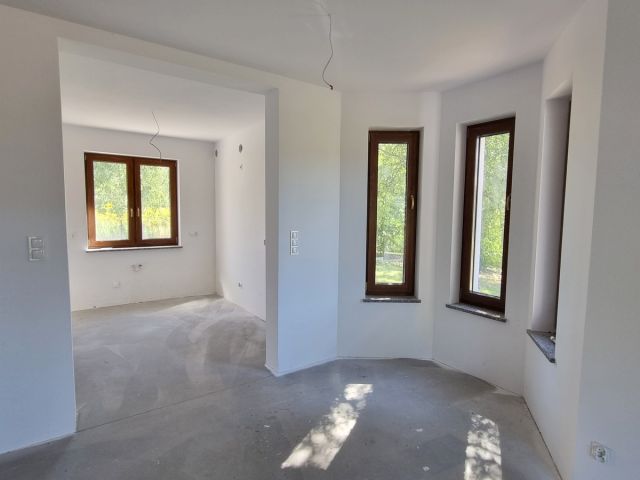 dom wolnostojący, 6 pokoi Bagno. Zdjęcie 12