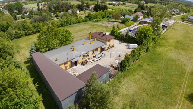 Hala/magazyn Pustków. Zdjęcie 7