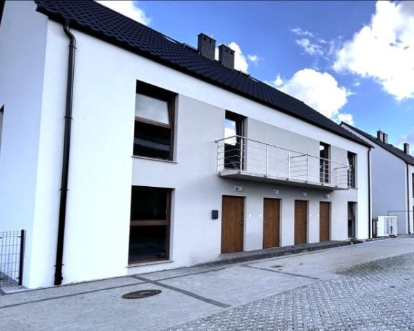 Mieszkanie 4-pokojowe Kamieniec Wrocławski, ul. Miodowa. Zdjęcie 1