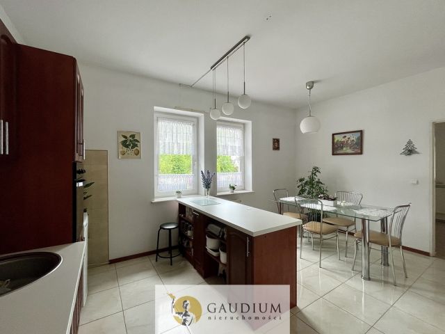 dom wolnostojący, 7 pokoi Bytonia, os. Zielone. Zdjęcie 16