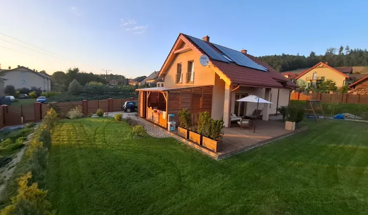 dom wolnostojący, 6 pokoi Czarny Bór, ul. Brzozowa