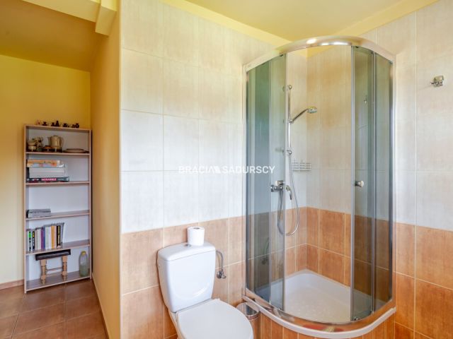 dom wolnostojący, 6 pokoi Zakopane Krzeptówki. Zdjęcie 11