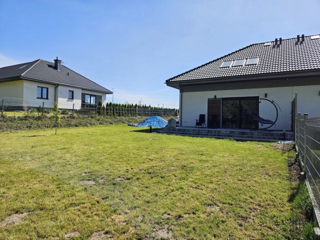 bliźniak, 3 pokoje Bydlino. Zdjęcie 9