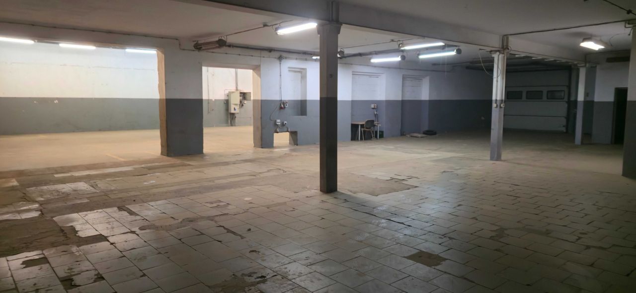 Hala/magazyn Piaski. Zdjęcie 5